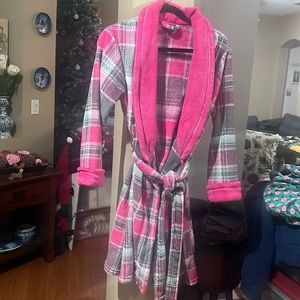 NWOT Ulta bathrobe